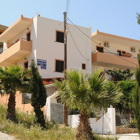 Villa Dora Плакиас Екстериор снимка